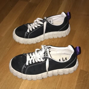 Eytys odessa - Säljer dessa eytys pga fel passform. Knappt använda men med lite slitage. 