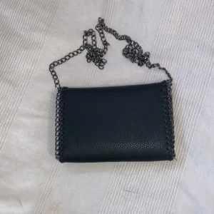 Snygg väska  - Jag säljer denna kedjeväskan