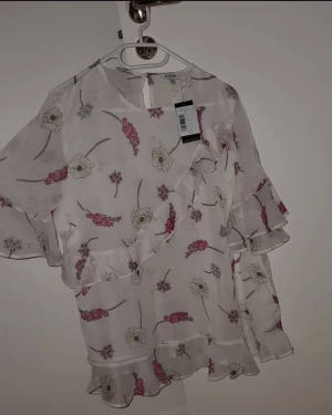 Söt blus - Super söt oanvänd blus