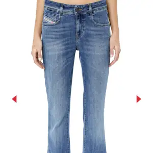 Säljer dessa as snygga jeans från diesel, de är helt nya och bara använda 1 gång. Storleken är W26 L30