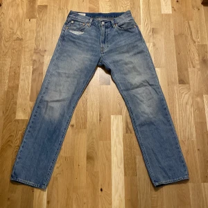 Levis 551 - Levis 551. Oanvända. Storlek 29/32.