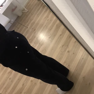 Juicy byxor  -  INTRESSEKOLL ❤️Jätte fina juicy byxor st xs köptes på jullovet där med i topp skick ❤️ kollar om npn är intresserad ❤️skriv vid frågor och funderingar jag står inte för frakten❤️