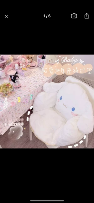 cinnamoroll kudde - supermjuk cinnamoroll sittkudde som passar både till vanliga stolar och gamingstolar☁️🤍 ej använd då jag råkade köpa två🥲 den behöver ett nytt hem!!🫶🫶