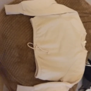 Top - Jag har ej använd denna topp. Köpte denna för 150kr