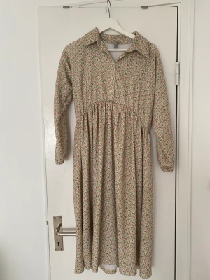 Klänning ASOS - Jättefin! Knappt använd 