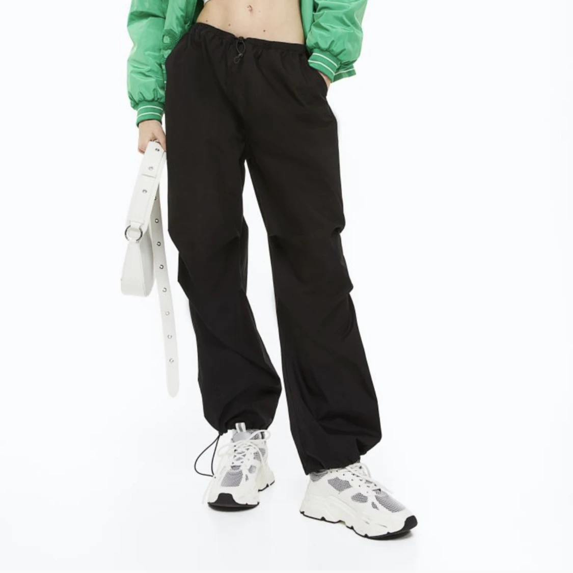 Nya, oanvända fallskärmsbyxor