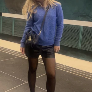 Zara tröja - Lägger upp igen pga oseriös köpare. Buda privat istället nu!❤️tröjan är i nyskick som visas på sista bilden❤️