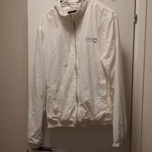 Size M well used and in good condition white jacket.  Feel free to contact for more info. & in Swedish