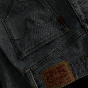 Levis Jeans - Säljer dessa Levis Jeans endast använt ett par gånger. Bootcuts