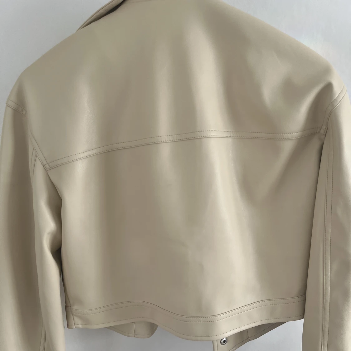 Kort beige jacka - 90