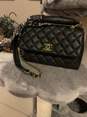 Chanel k - Säljer denna då den ej kommer till Användning äkta skinn och använd tre gånger Max 