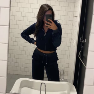 Juicy dress - Hej säljer min nya dress den som intresserat de bara skriva! 