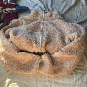 Tröja  - Tröja från lager 157 säljer för den inte kommer till användning storleken är S 