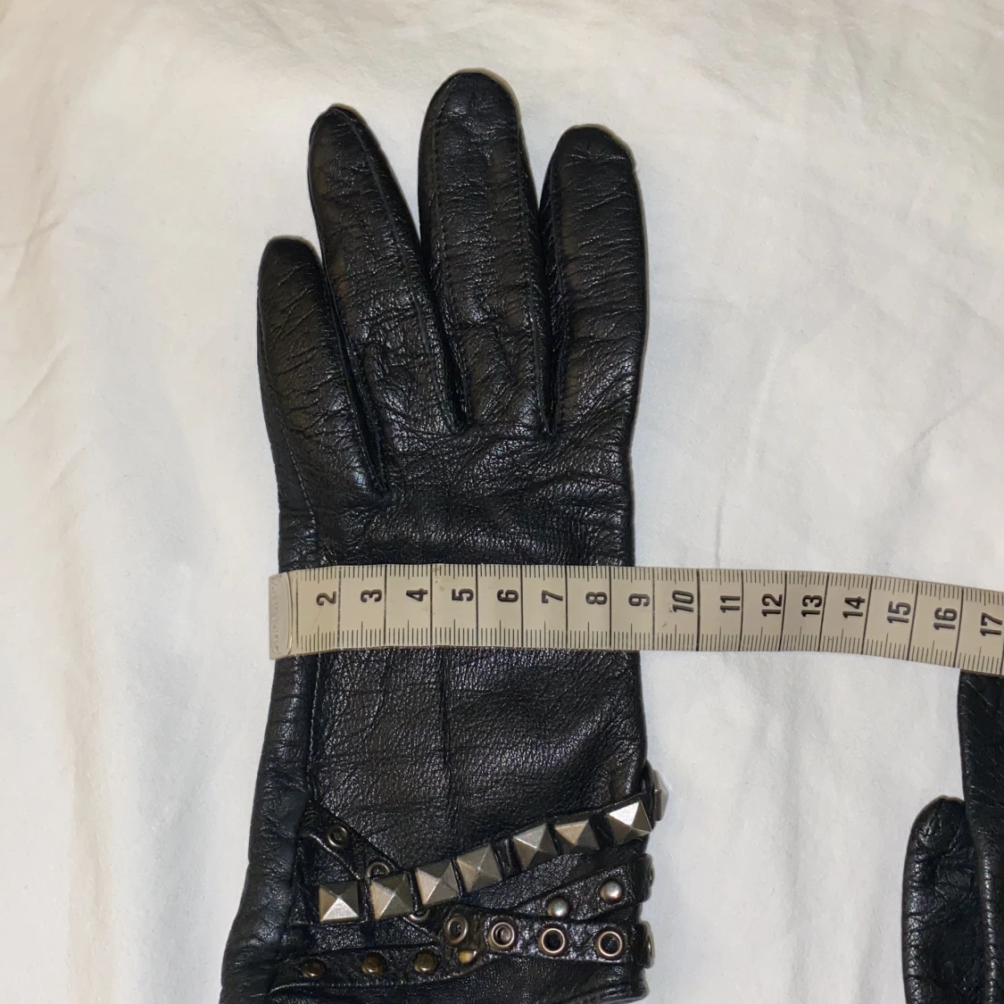 Nitade läderhandskar - 91