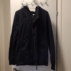 Black hoodie - Size M lightly used and in good condition black hoodie. Feel free to contact for more info & in Swedish. 