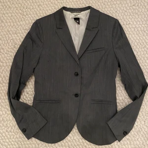 Hope kavaj - Figursydd Hope kavaj