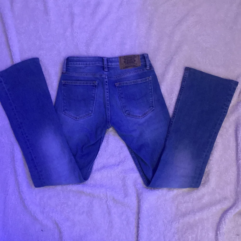 Lågmidjade vintage jeans, super bra skick. Jeans & Byxor.