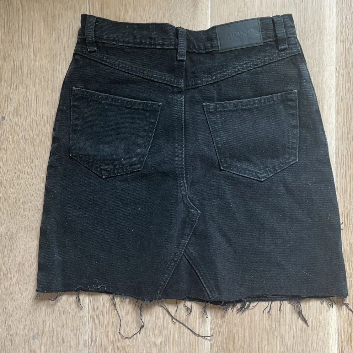 Svart jeanskjol - 90