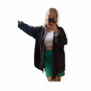 Wrangler skjorta - Oversized vintage skjorta från wrangler🖤 kommer ej till användning längre, strl L