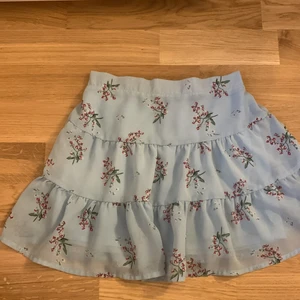 Kjol - Har inte kommit till användning