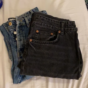 Jeans  - Säljer mina mid Rise straight jeans från zara som inte kommit till användning på länge. Så säljer dessa tillsammans för 280 kr. Eller om man vill köpa ett par för 180💕 de är i storlek 38 men är lite mindre. Köparen står för frakten 💕