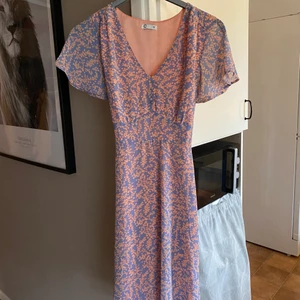 Klänning - Fin klänning använd en gång