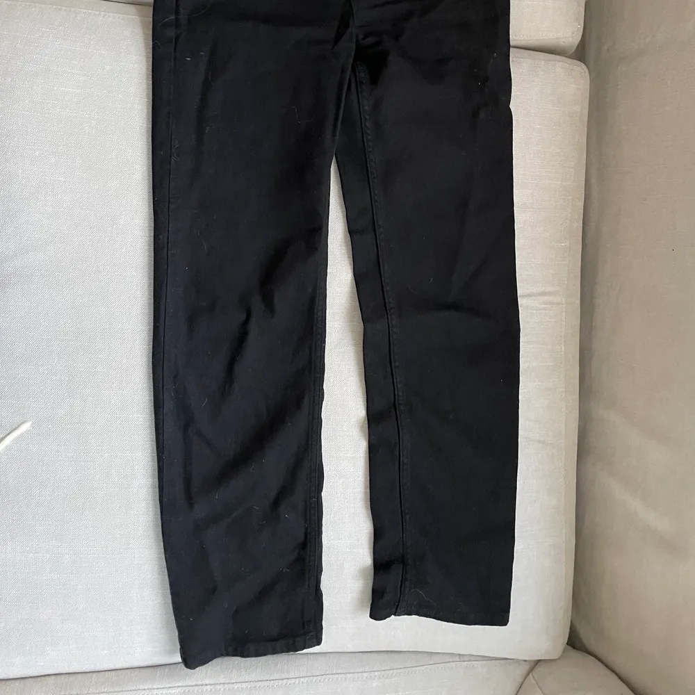 Svarta raka jeans Melissa Bentsen x NA-KD Använt skick . Jeans & Byxor.