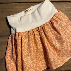 Tubtopp  - Jättefin egendesignad tubtop med peplum:)) 