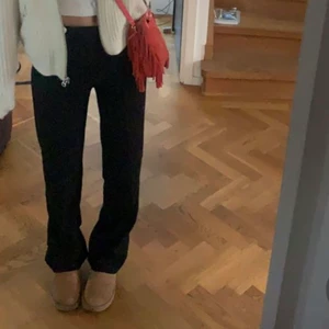 Kostymbyxor🥰 - Ej min bild! Säljer ett par snygga kostymbyxor från Bikbok🥰