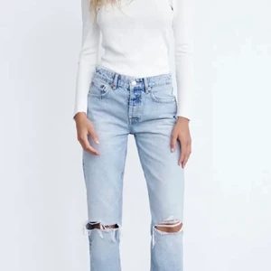 Jeans - Mide rise jenas från zara :) 
