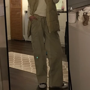 Lågmidjade cargopants - Nästan oanvänd