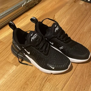 Nike Air270 svart - Nike airmax 270 ny skick, använt 2 gånger.