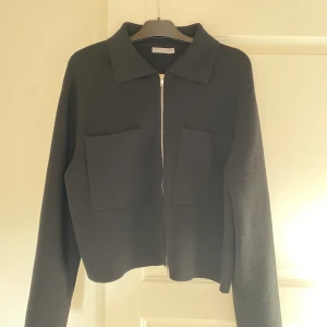 Helt ny åhlens overshirt - Helt ny oanvänd Åhléns overshirt, nypris 500kr