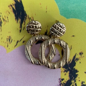 Örhänge  - Fr H&M  Bör ej duscha/bada med! 