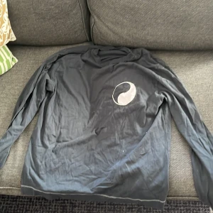 Ourlegacy workshop longsleeve - Knappt använd  Har även samma fast kortärmad till salu Kan fraktas