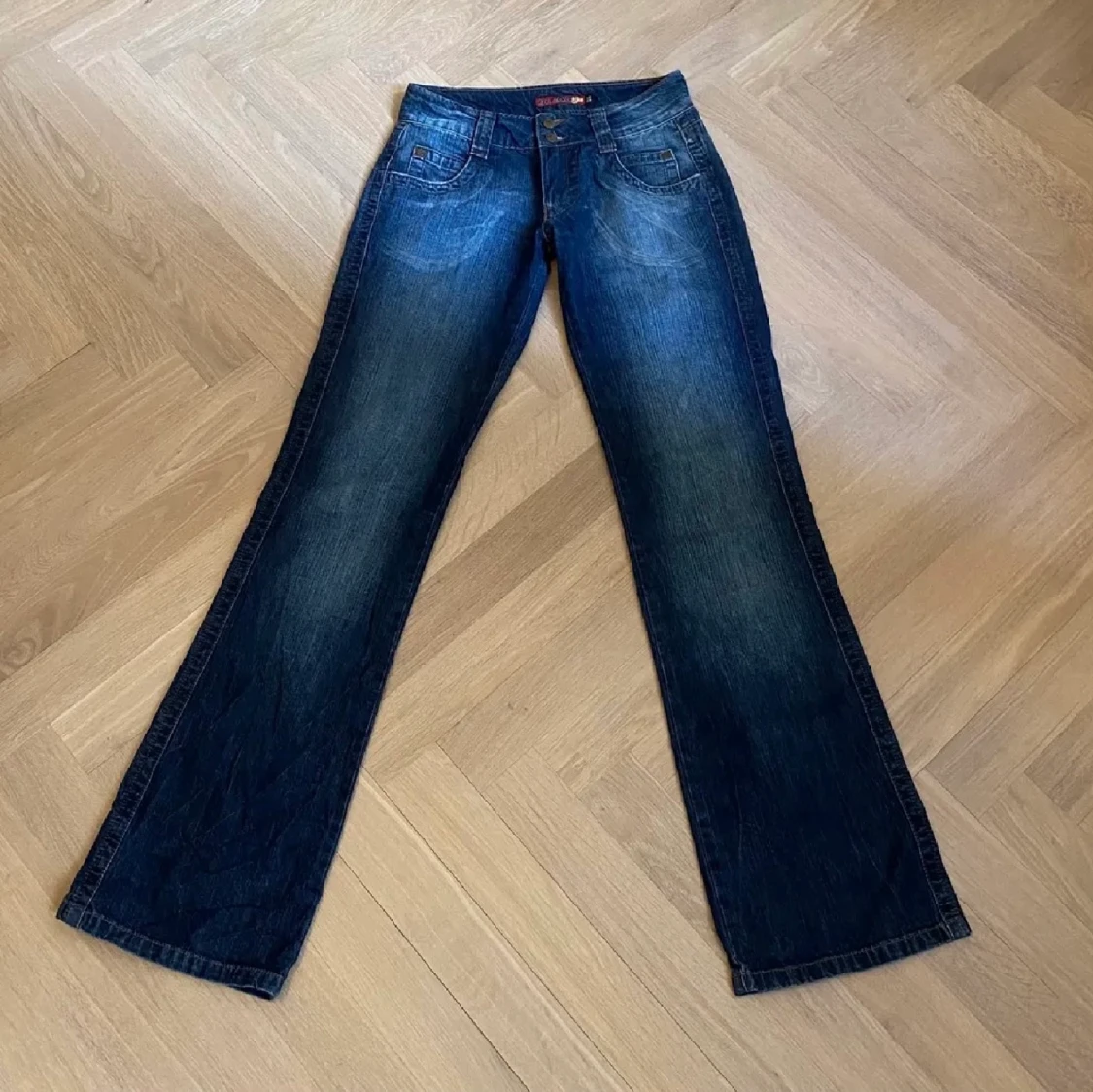 lågmidjade jeans  - 91
