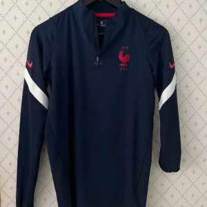 Frankrike träningströja  - Storlek S I fint skick, som ny.