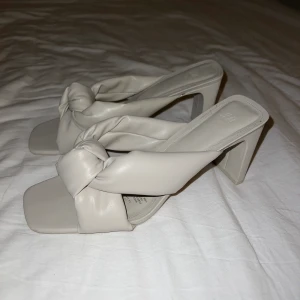 Klackar  - Klackar från.   Strl 40