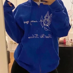 Zip hoodie - Säljer min one of one hoodie då den ej kommer till andvändnig