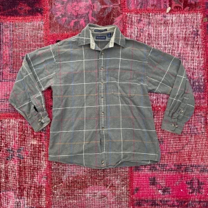 Vintage gant flannel  - Svin cool retro skjorta från gant med ett ballt mönster och tjockt material, passar skit bra till höst och vår, och gör en outfit komplett säljer pga den är lite stor för mig (skriv jättegärna om några funderingar!)