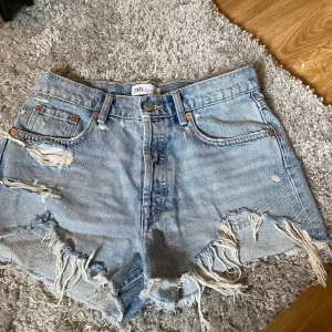 Zara shorts nya - Nya, endast testade hemma! Strl 38