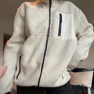 Fleece  - Gosigaste fleecen från lager157! Nypris 300kr! Hör av er vid frågor