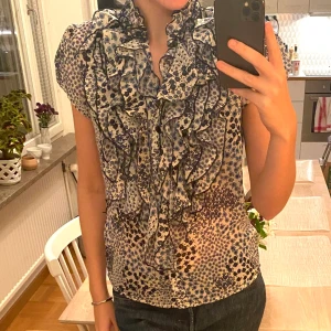 Blus från Saint Tropez - Plagget är i nyskick :) skriv om ni undrar något🙃