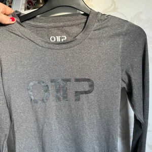 Träningströja - En långärmad träningströja från otp, mycket fint skick och knappt använd.🌸