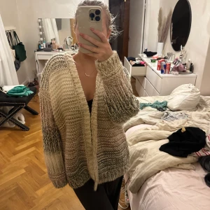 Kofta - Flerfärgad kofta från NAKD! Så fin men kommer inte till användning