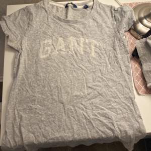 Super fin t-Shirt från Gant som är i bra skick! 