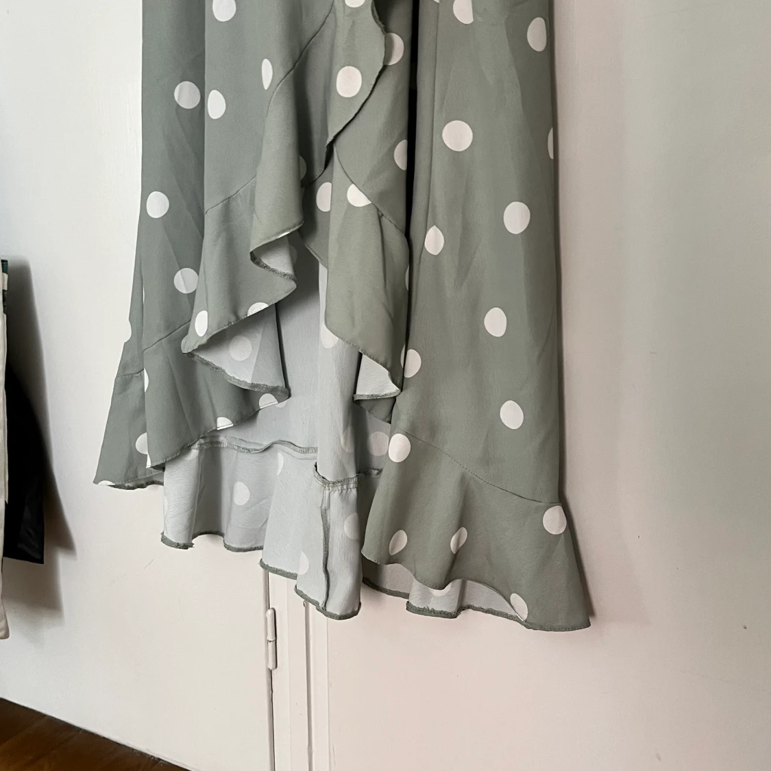 Prickig grön omlottklänning - 91