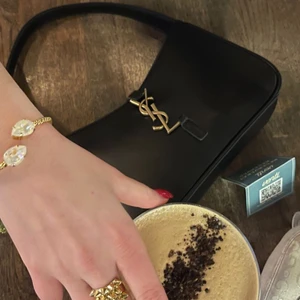 Ysl väska - Sparsamt använd Ysl väska. 