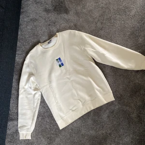 Stussy crew M - Off white stussy crew i storlek M. Cond. 8/10