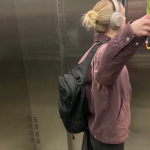 Väska  - Sido väska i nyskick 💞